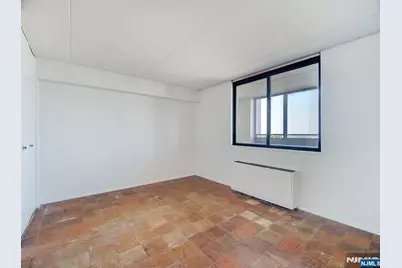 250 Gorge Road 18E #18E, Cliffside Park, NJ 07010 - Photo 12