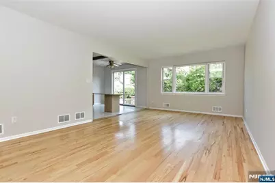 33 Millar Court A #A, Paramus, NJ 07462 - Photo 6