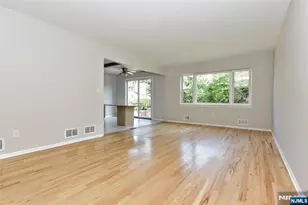 33 Millar Ct A, Paramus, NJ 07462 - Photo 6