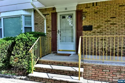 33 Millar Court A #A, Paramus, NJ 07462 - Photo 2