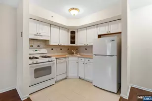 1419 Faulkner Ct, Mahwah, NJ 07430 - Photo 6