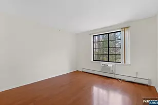 1419 Faulkner Ct, Mahwah, NJ 07430 - Photo 10