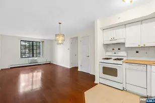 1419 Faulkner Ct, Mahwah, NJ 07430 - Photo 4