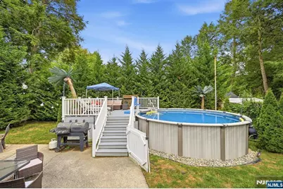 1053 Carnation Drive, New Milford, NJ 07646 - Photo 32