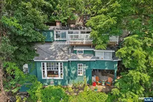 6 Old Wood Rd, Edgewater, NJ 07020 - Photo 1