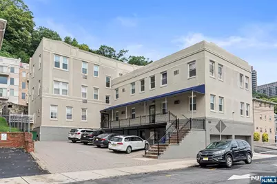 280 Undercliff Avenue 2 #2, Edgewater, NJ 07020 - Photo 1
