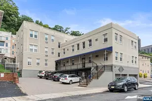 280 Undercliff Ave 2, Edgewater, NJ 07020 - Photo 1