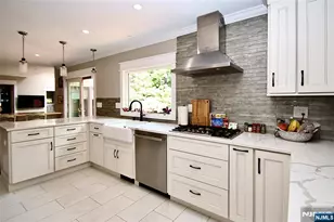 9 Watch Hill Rd, Mahwah, NJ 07430 - Photo 12