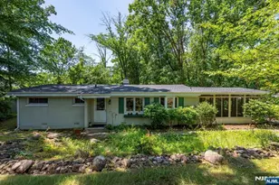 53 Old Wood Rd, Morris Plains Borough, NJ 07950 - Photo 2