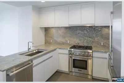 320 Adolphus Avenue 117 #117, Cliffside Park, NJ 07010 - Photo 6