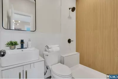 89 Schley Street, Newark, NJ 07112 - Photo 32
