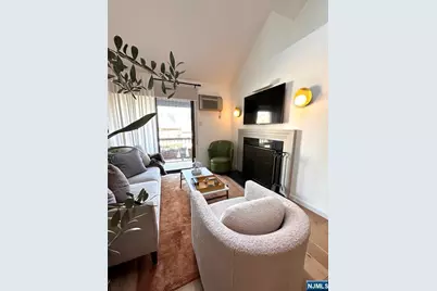 612 West Ridge Mews, Wood Ridge, NJ 07075 - Photo 4