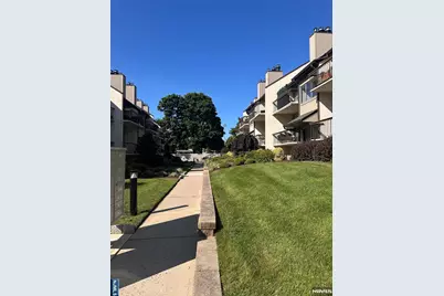 612 West Ridge Mews, Wood Ridge, NJ 07075 - Photo 2
