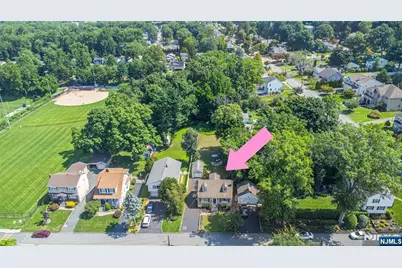 9 Woodmere Road, West Caldwell, NJ 07006 - Photo 2