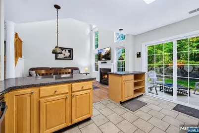 22 Pond Hollow Drive, Jefferson Township, NJ 07438 - Photo 18