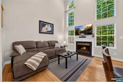22 Pond Hollow Drive, Jefferson Township, NJ 07438 - Photo 2