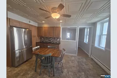 631 2nd Avenue 1st Floor #1st floor, Lyndhurst Township, NJ 07071 - Photo 2