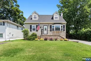 102 Island Ave, Little Falls Township, NJ 07424 - Photo 1