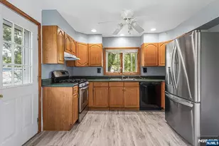 102 Island Ave, Little Falls Township, NJ 07424 - Photo 16