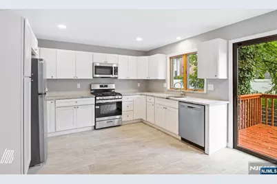 213 5th Street A #A, Palisades Park, NJ 07650 - Photo 8