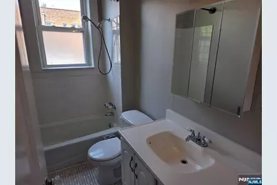 22 Seymour Street 6 #6, Montclair, NJ 07042 - Photo 8