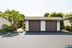 300 Gorge Road 53, Cliffside Park, NJ 07010 - Photo 4