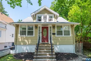 160 Mt Vernon St, Ridgefield Park, NJ 07660 - Photo 2