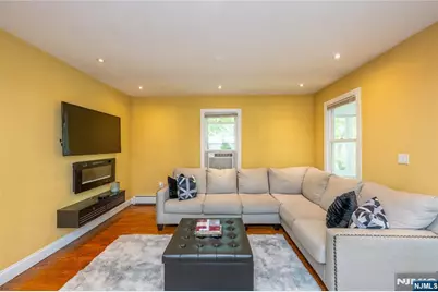 160 Mt Vernon Street, Ridgefield Park, NJ 07660 - Photo 4