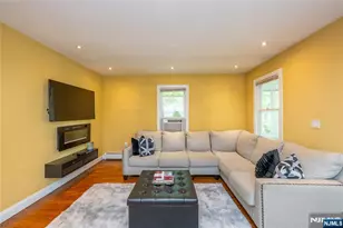 160 Mt Vernon St, Ridgefield Park, NJ 07660 - Photo 4