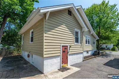 160 Mt Vernon Street, Ridgefield Park, NJ 07660 - Photo 18