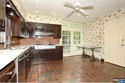 153 Glenwood Avenue, Leonia, NJ 07605 - Photo 14