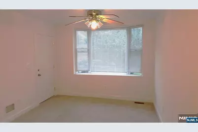 186 Elm Avenue 1st Fl #1st Fl, Teaneck Township, NJ 07666 - Photo 2
