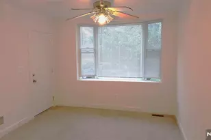 186 Elm Ave 1st Fl, Teaneck Township, NJ 07666 - Photo 2