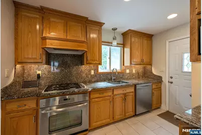49 Rutherford Place, Montvale, NJ 07645 - Photo 10