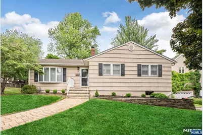49 Rutherford Place, Montvale, NJ 07645 - Photo 2