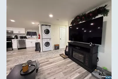 51 Echo Place 2nd Fl #2nd fl, Elmwood Park, NJ 07407 - Photo 6