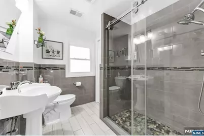 256 Van Buren Avenue, Teaneck Township, NJ 07666 - Photo 24