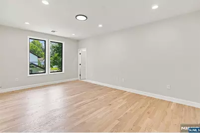 295 Georgian Drive, Paramus, NJ 07652 - Photo 36