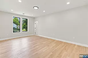295 Georgian Dr, Paramus, NJ 07652 - Photo 36