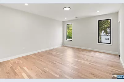 295 Georgian Drive, Paramus, NJ 07652 - Photo 38