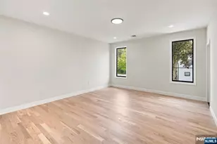 295 Georgian Dr, Paramus, NJ 07652 - Photo 38