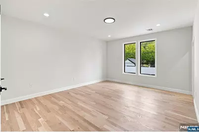 295 Georgian Drive, Paramus, NJ 07652 - Photo 18