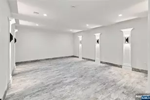 295 Georgian Dr, Paramus, NJ 07652 - Photo 46