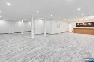 295 Georgian Dr, Paramus, NJ 07652 - Photo 44