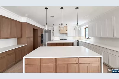 295 Georgian Drive, Paramus, NJ 07652 - Photo 2