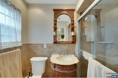 1527 10th Street, Fort Lee, NJ 07024 - Photo 8