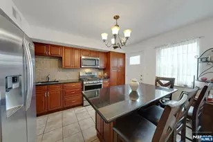 1527 10th St, Fort Lee, NJ 07024 - Photo 6