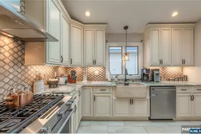 6 Livi Court 1 #1, Elmwood Park, NJ 07407 - Photo 18