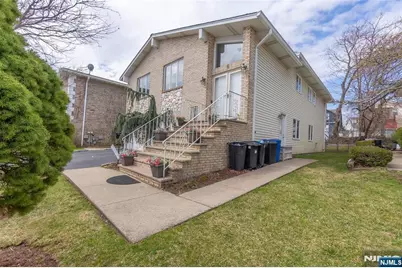 6 Livi Court 1 #1, Elmwood Park, NJ 07407 - Photo 4