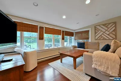 49 Washington Avenue, River Edge, NJ 07661 - Photo 18